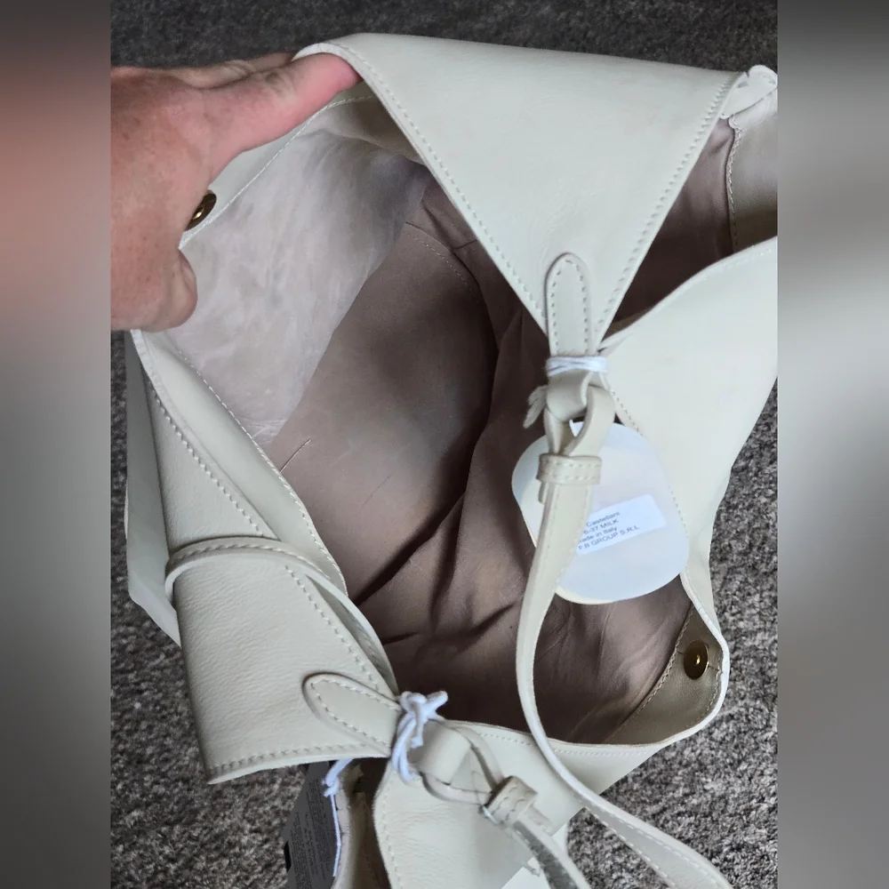 VIOLA CASTELLANI Made ln Italy Leather Hobo With Oval Bottom.Milky Ivory. NWT